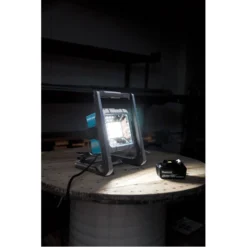 Lampe MAKITA 14.4/18 V - Sans Batterie, Ni Chargeur - Fonctionne Sur Secteur - DEADML805