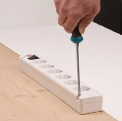 Multiprise Bremounta 6 Prises BRENNENSTUHL - 3m - H05VV-F3G1.5 Avec Interrupteur - Blanc - 1150651326 -Stanley Magasin APA20076 4