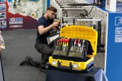 Valise De Maintenance STANLEY - A Roulettes Contenant Plus De 100 Pieces - FMST1-75530 -Stanley Magasin BDA10059 4