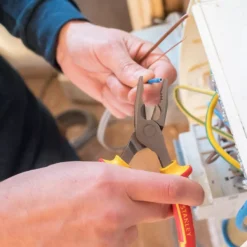 Pince Universelle Isolée 1000V STANLEY - 0-84-002 -Stanley Magasin STAN0290 4