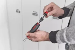 Tournevis Porte-embout WIHA PocketMax Magnétique + 8 Embouts Standard - 45292 8 Tournevis Porte-embout WIHA PocketMax Magnétique + 8 Embouts Standard - 45292 -Stanley Magasin anw sb3803050 pocketmax mech magazinentnahme 06