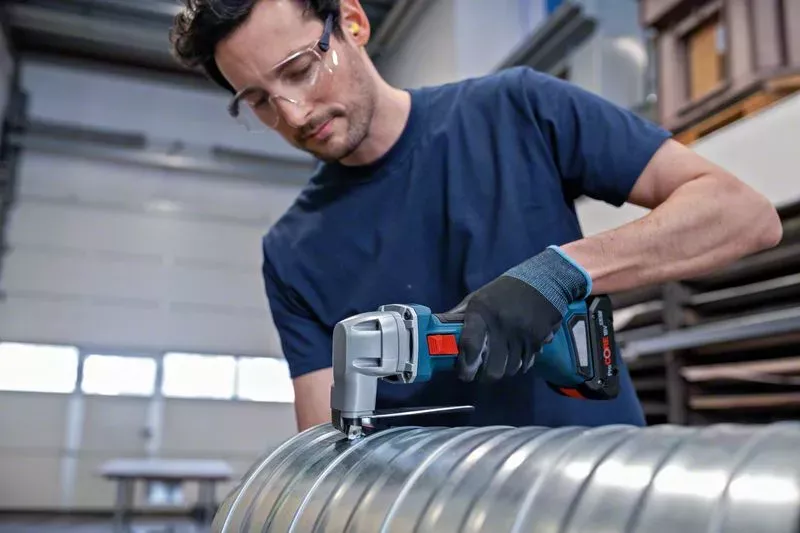 Cisaille à Tôle BOSCH GSC18V-16 E - Sans Batterie, Ni Chargeur - 0601926300 6 Cisaille à Tôle BOSCH GSC18V-16 E - Sans Batterie, Ni Chargeur - 0601926300 – Image 4