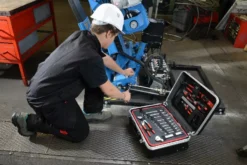 Valise Trolley + 136 Outils SAM OUTILLAGE Fermeture à Clé - CP-136N -Stanley Magasin cp 136n 06